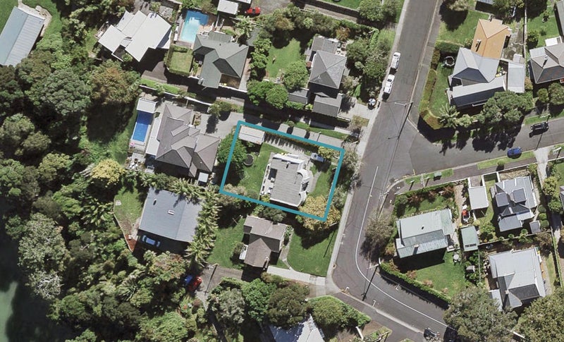 48 Clarence Road, Northcote Point, Auckland - Carousel 1
