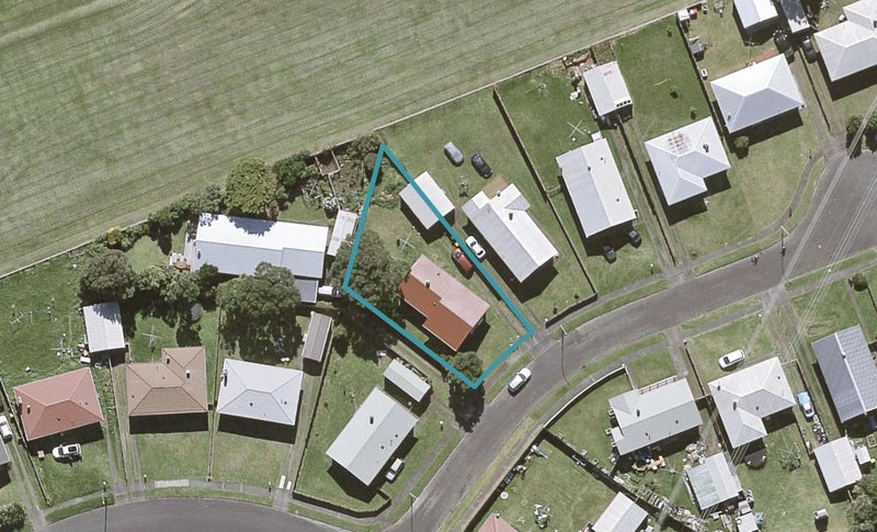 5 Tohora Place, Spotswood, New Plymouth - Carousel 1