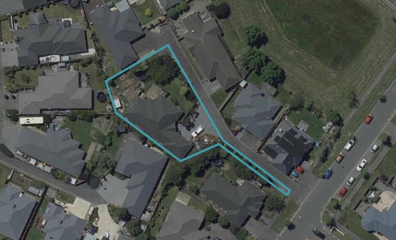 32 Bibiana Street, Aidanfield, Christchurch - Carousel 1