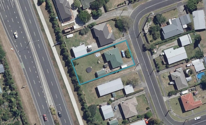 11 Caistor Street, Fairview Downs, Hamilton - Carousel 1
