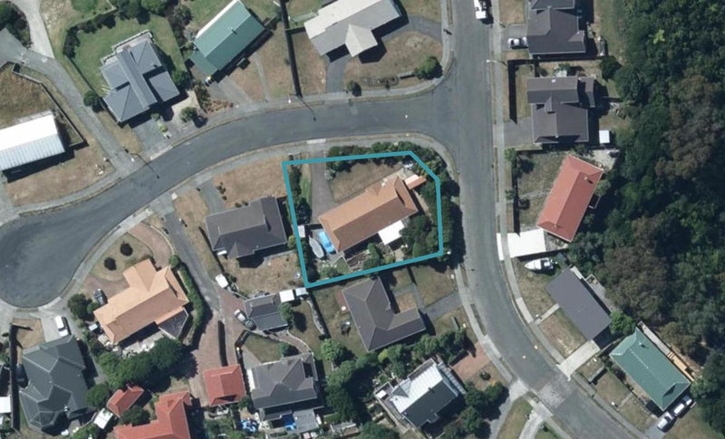 1 Coventry Close, Ascot Park, Porirua - Carousel 1