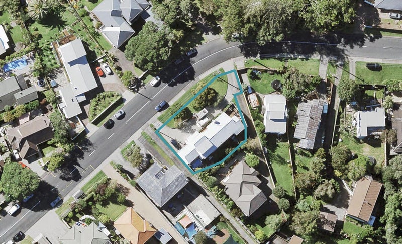 23 Cockle Bay Road, Cockle Bay, Auckland - Carousel 1