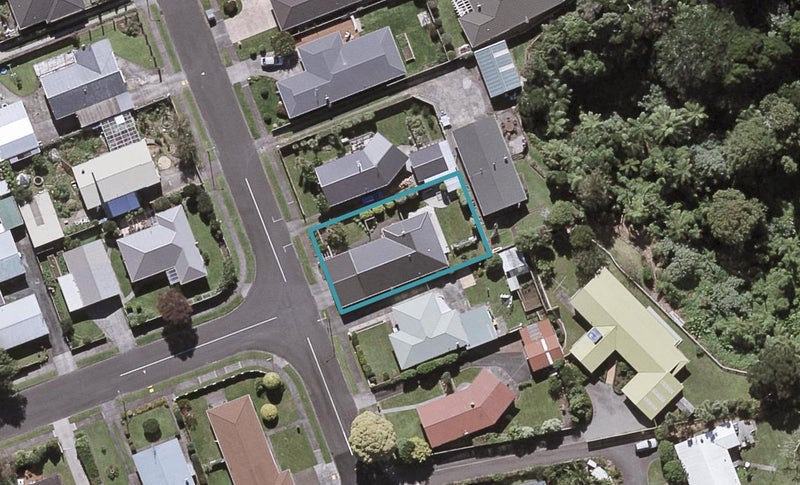 17 Waiwera Place, Merrilands, New Plymouth - Carousel 1