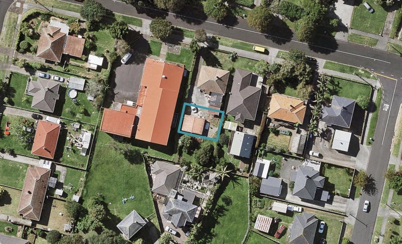 8C Stewart Avenue, Panmure, Auckland - Carousel 1
