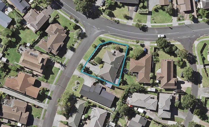 2 Kookaburra Place, Botany Downs, Auckland - Carousel 1