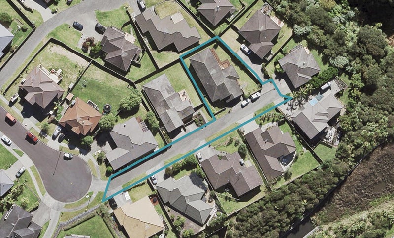 102 George Deane Place, Greenhithe, Auckland - Carousel 1