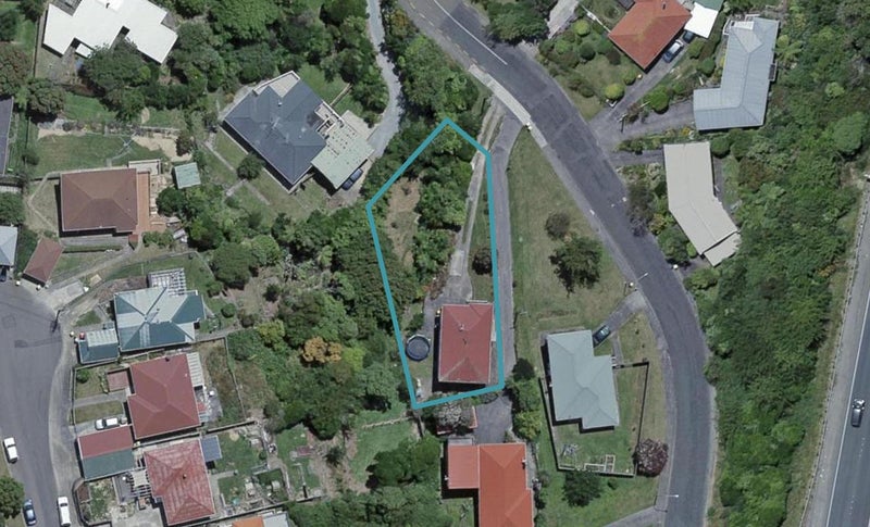 9 Cecil Road, Tawa, Wellington - Carousel 1