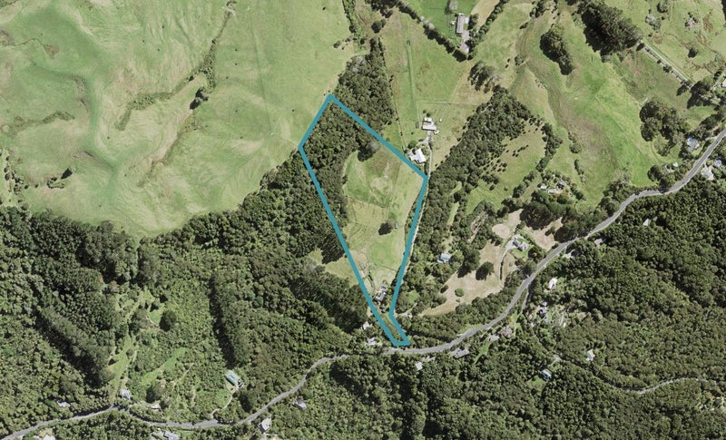221 Forest Hill Road, Waiatarua, Auckland - Carousel 1