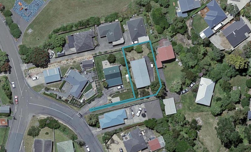 13A Lyndfield Lane, Newlands, Wellington - Carousel 1