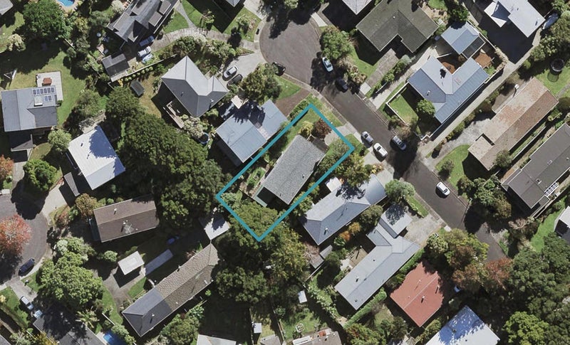 12 Totara Grove, Hillcrest, Auckland - Carousel 1