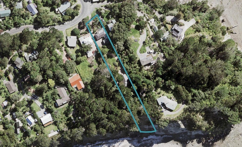 235 Victory Road, Laingholm, Auckland - Carousel 1