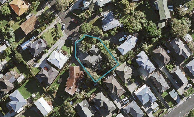 16 Ball Place, Mount Roskill, Auckland - Carousel 1