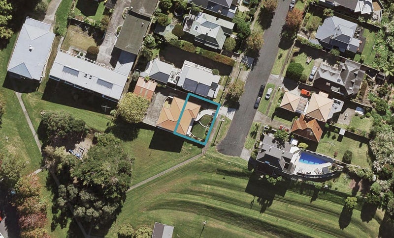 2A Waimana Avenue, Northcote Point, Auckland - Carousel 1