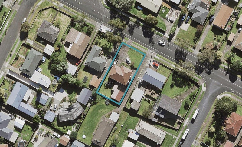 14 Muir Avenue, Mangere Bridge, Auckland - Carousel 1
