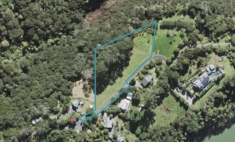 47 Ngarahana Avenue, Pāremoremo, Auckland - Carousel 1