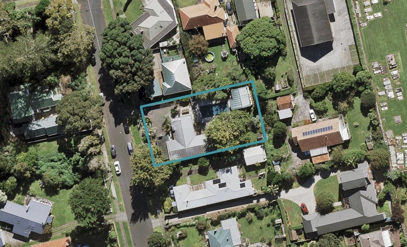 11 Scott Avenue, Mangere Bridge, Auckland - Carousel 1