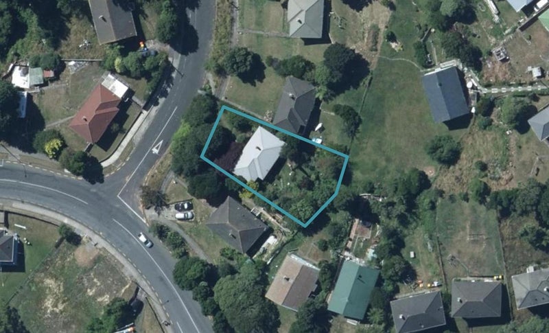 4 Gloucester Street, Cannons Creek, Porirua - Carousel 1