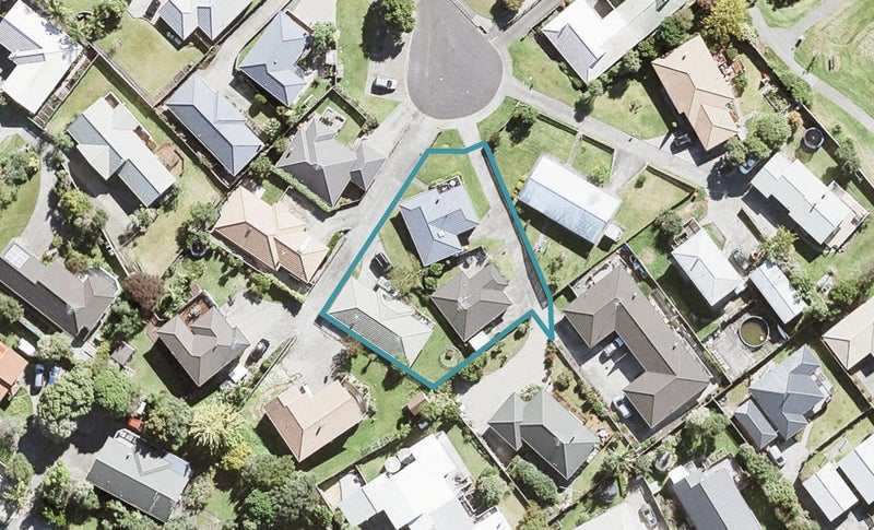 1/32 Charlotte Street, Stanmore Bay, Whangaparaoa - Carousel 1