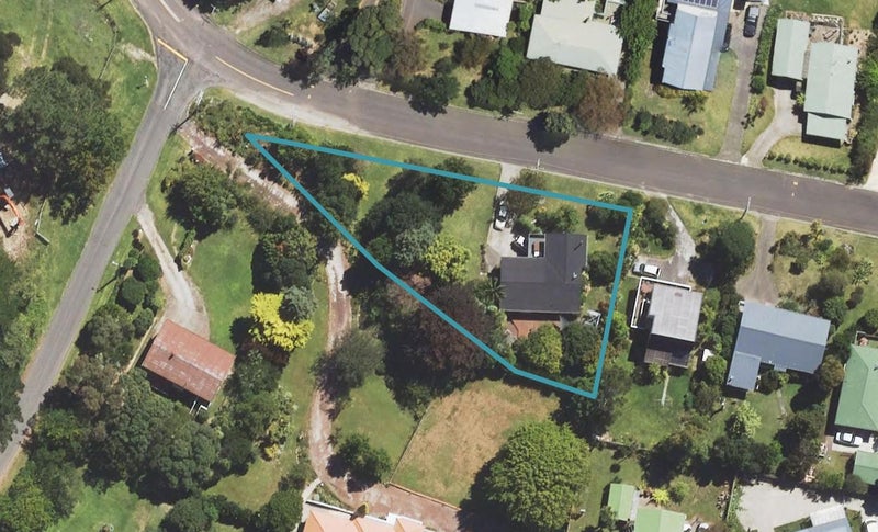3 Norwood Road, Kaiti, Gisborne - Carousel 1