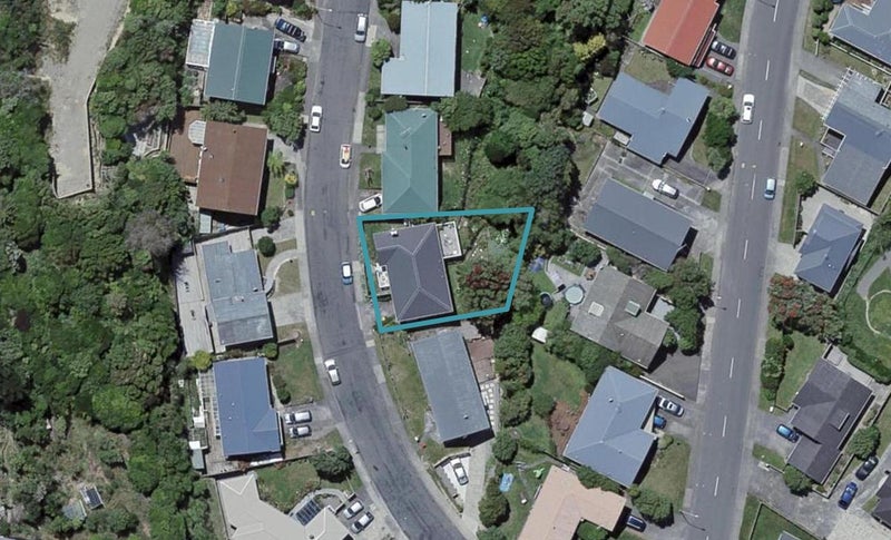 4 Fairburn Grove, Johnsonville, Wellington - Carousel 1