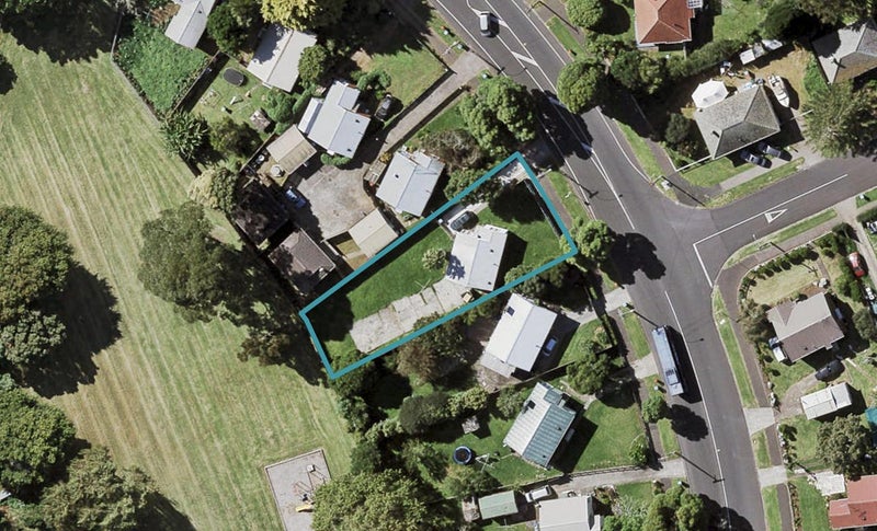 167 Tripoli Road, Point England, Auckland - Carousel 1