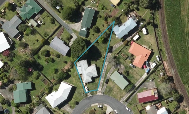 10 Adams Place, Kamo, Whangarei - Carousel 1