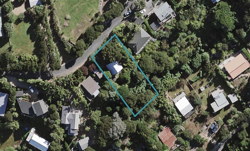 11 Giles Road, Ostend, Waiheke Island - Carousel 1