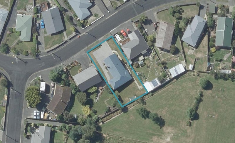 25 Bell Crescent, Concord, Dunedin - Carousel 1