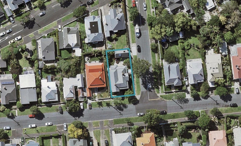 24 Ewen Alison Avenue, Devonport, Auckland - Carousel 1