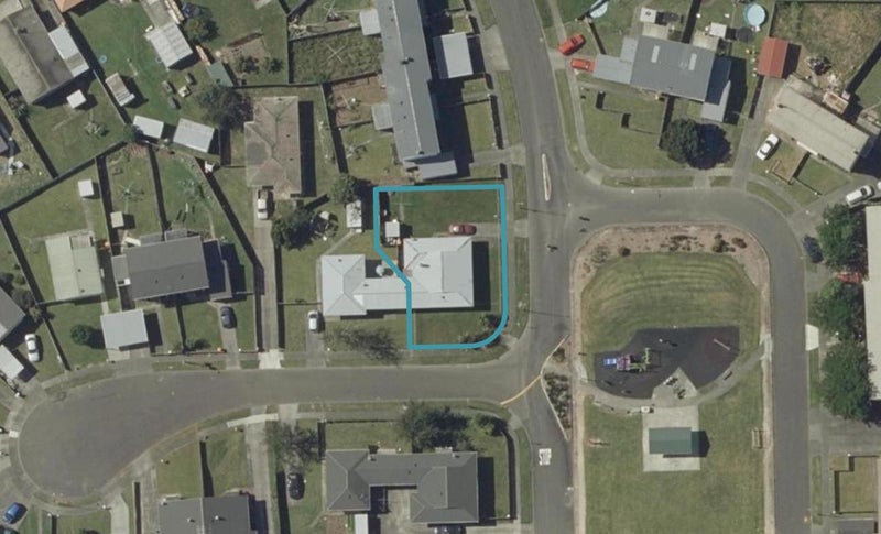 12 Farnham Avenue, Highbury, Palmerston North - Carousel 1