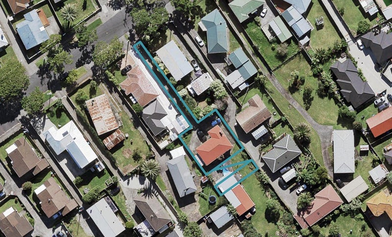 2/126 Canal Road, Avondale, Auckland - Carousel 1