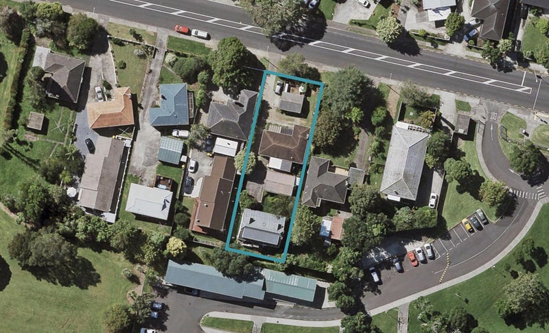 2/37 Reeves Road, Pakuranga, Auckland - Carousel 1