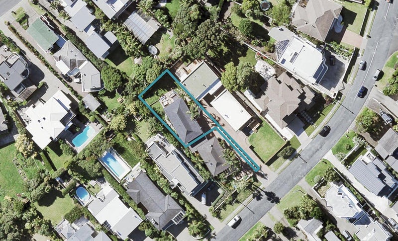 18B Churchill Road, Murrays Bay, Auckland - Carousel 1