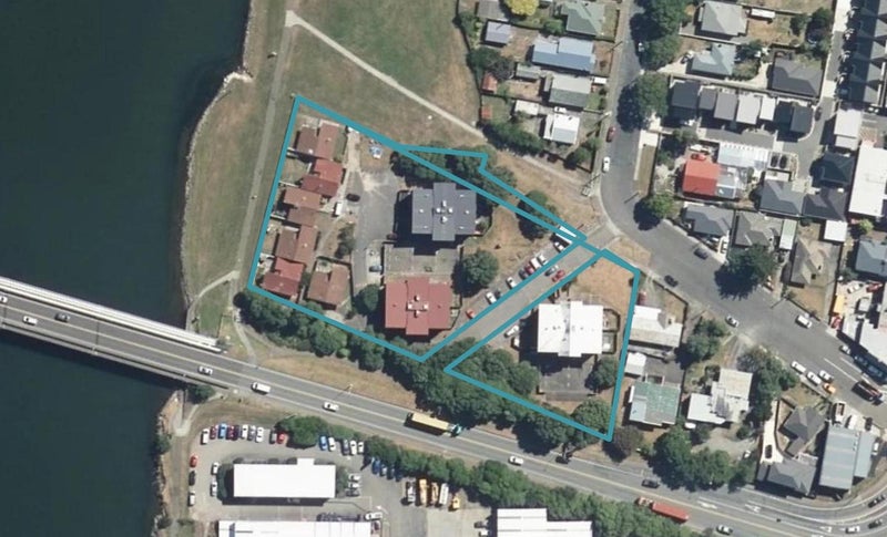 1/15 Croft Grove, Moera, Lower Hutt - Carousel 1