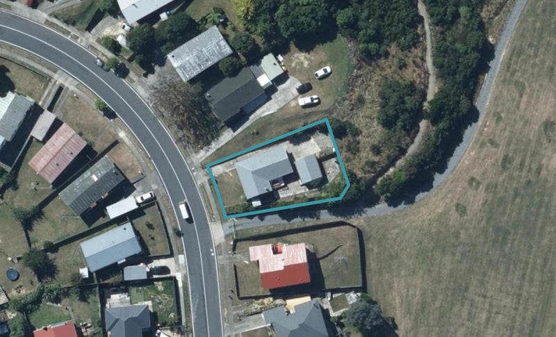 46 Conclusion Street, Ascot Park, Porirua - Carousel 1