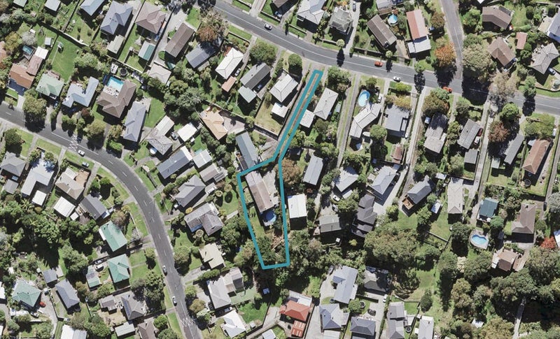 86 Lantana Road, Green Bay, Auckland - Carousel 1