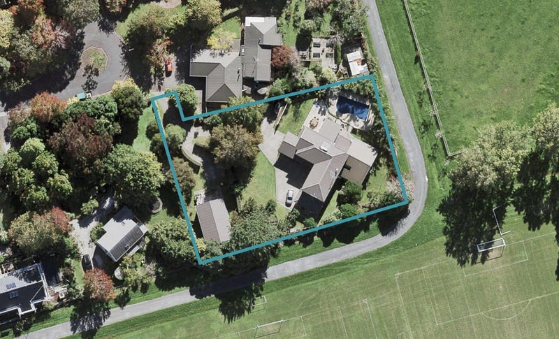 5 Birchwood Grove, Greenhithe, Auckland - Carousel 1