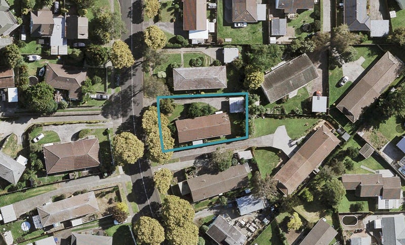 2/28 Kindergarten Drive, Conifer Grove, Takanini - Carousel 1