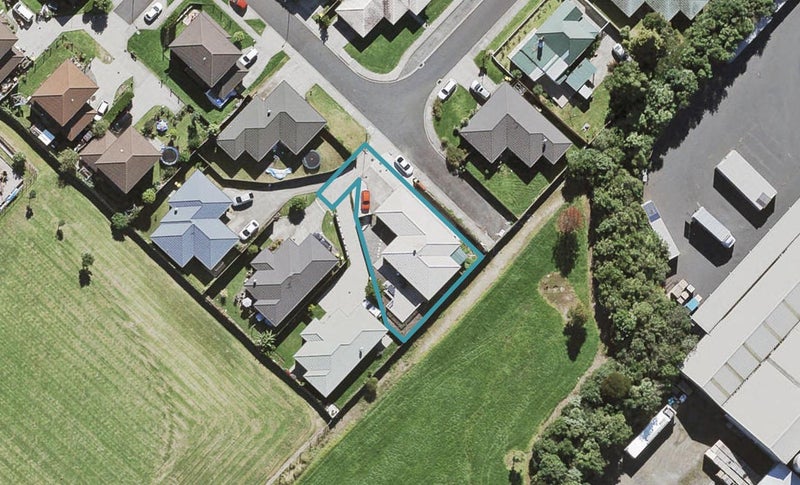 6 Scowns Way, Glendene, Auckland - Carousel 1