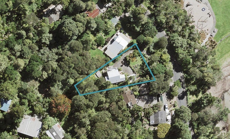 9 Paturoa Road, Titirangi, Auckland - Carousel 1
