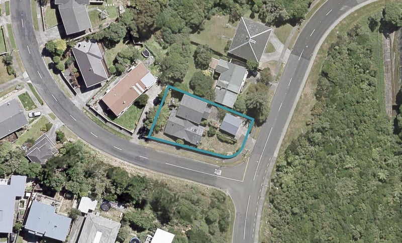 2/1 Mulberry Street, Maungaraki, Lower Hutt - Carousel 1