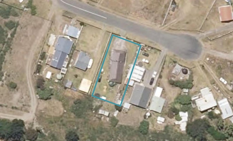 6 Barclay Grove, Hokio Beach, Levin - Carousel 1