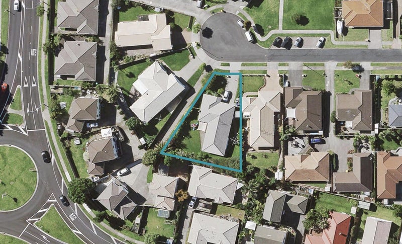10 Marbeth Court, Botany Downs, Auckland - Carousel 1