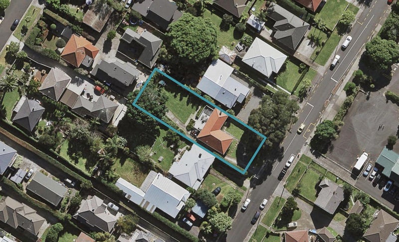 28 Rangipawa Road, One Tree Hill, Auckland - Carousel 1
