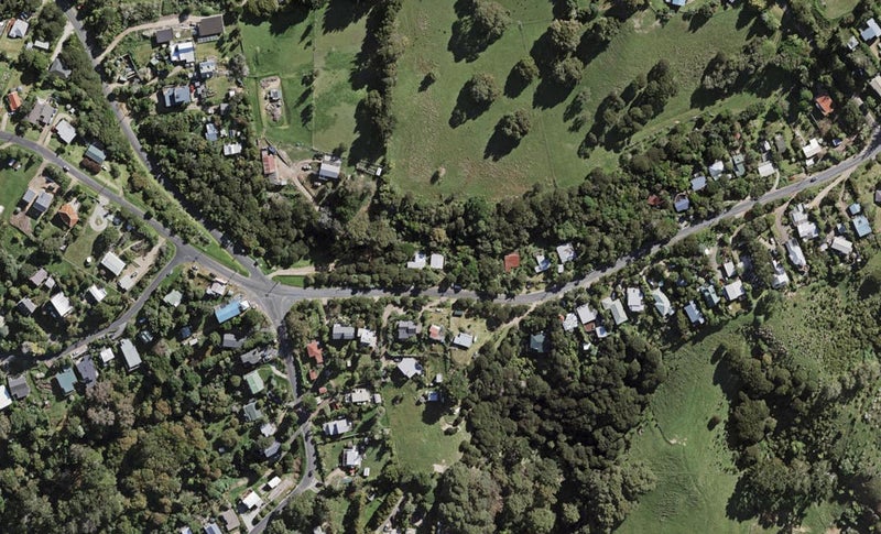 6 Junction Road, Oneroa, Waiheke Island - Carousel 1
