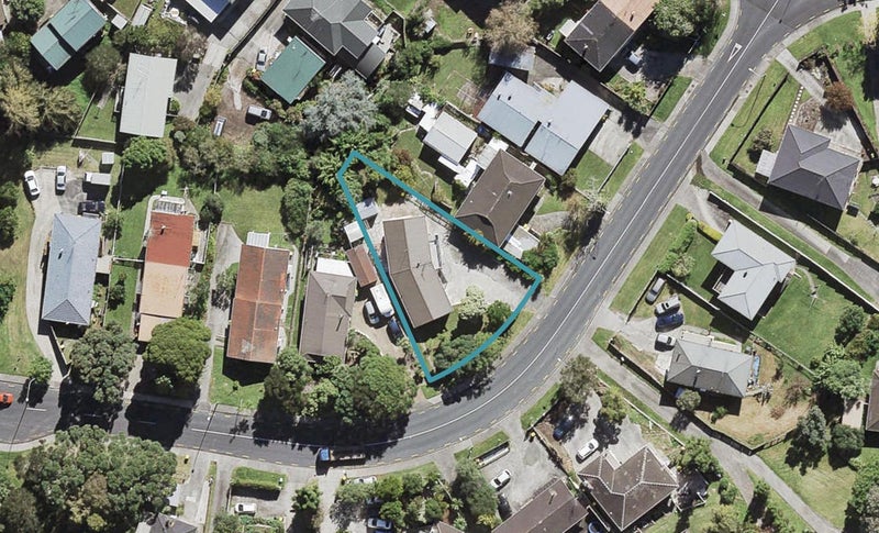 8 Downing Street, Glenfield, Auckland - Carousel 1