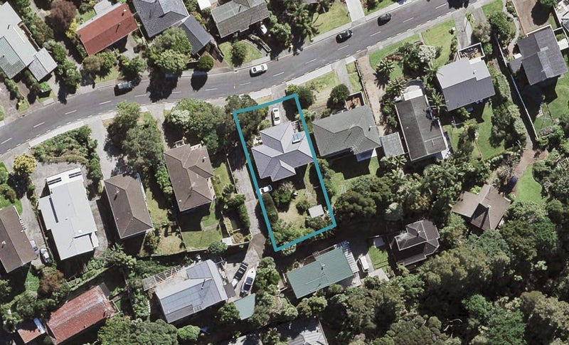 21 McDowell Crescent, Hillcrest, Auckland - Carousel 1