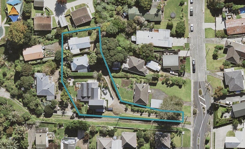 1/16 Woodside Avenue, Northcote, Auckland - Carousel 1