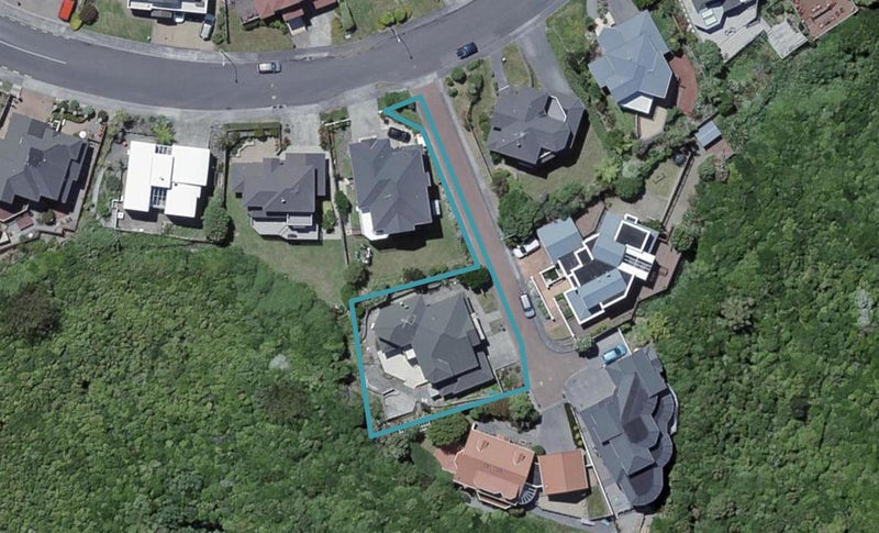 34 Dress Circle, Newlands, Wellington - Carousel 1