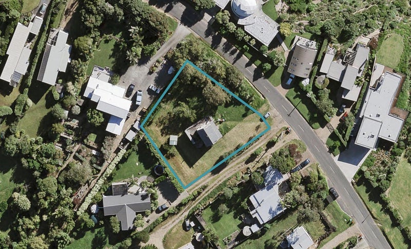 395 Sea View Road, Onetangi, Waiheke Island - Carousel 1